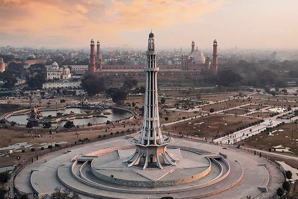 Lahore Girls Are Consistently&nbsp;Positive